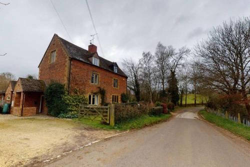 Idyllic three bedroom Cotswold Cottage nr Moreton-In-Marsh gîte à louer Little Compton