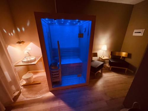 Suite, hydromassage bathtub, spa bathtub