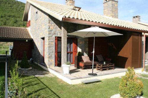 3 bedrooms, 5 beds