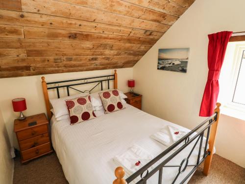 Pwll Cottage - image 6