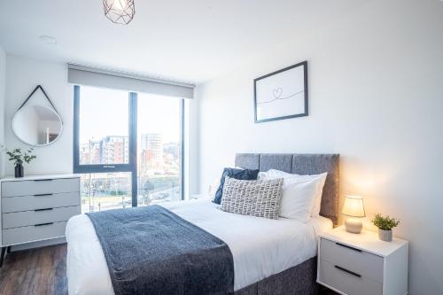 Great Central 2 Bed Apartment W/ Free Parking By Opulent, , South Yorkshire