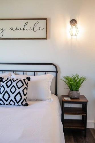 Charming Smoky Mountain Tiny House