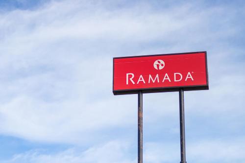 Ramada by Wyndham Columbus Polaris