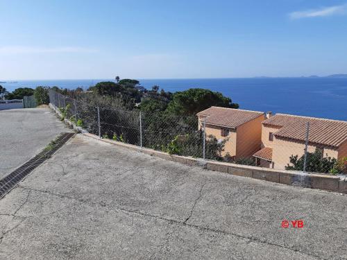 Soleil Topaze - 68 m2 - Terrasse - Jardinet - Transats - Vue mer panoramique sur toute la baie