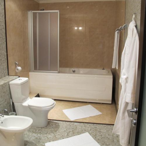 Persona Hotel - image 2