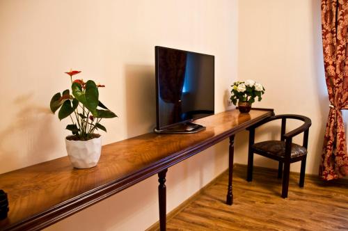Meridian Hotel - image 7