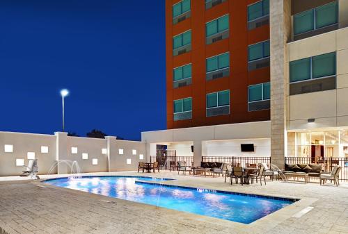 홀리데이 인 익스프레스 & 스위트 휴스턴 - 메모리얼 시티 센터 바이 IHG - 수영장