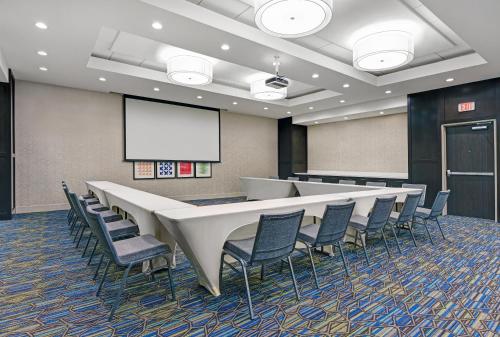 홀리데이 인 익스프레스 & 스위트 휴스턴 - 메모리얼 시티 센터 바이 IHG - 회의실/연회장