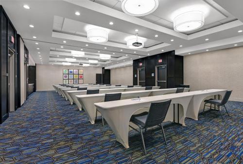 홀리데이 인 익스프레스 & 스위트 휴스턴 - 메모리얼 시티 센터 바이 IHG - 회의실/연회장