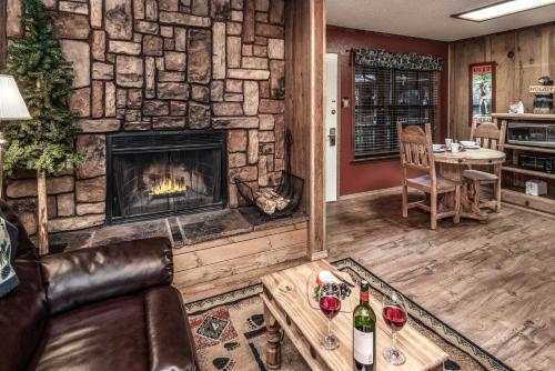 Shadow Mountain Lodge and Cabins - Chalet - Ruidoso