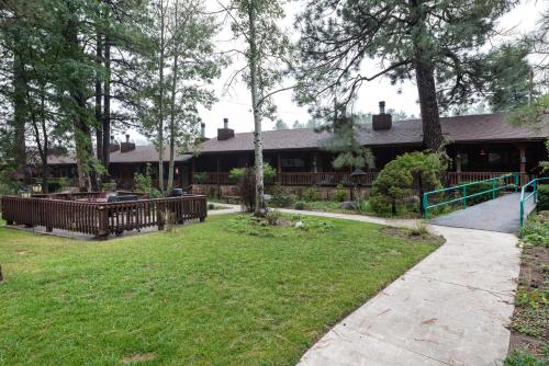 Shadow Mountain Lodge and Cabins