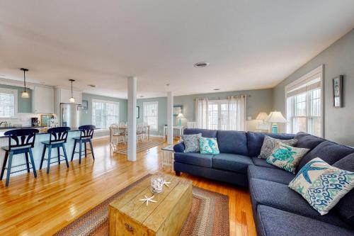 Coastal Retreat - image 8