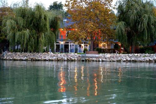 Guest accommodation in Balatonszárszó 