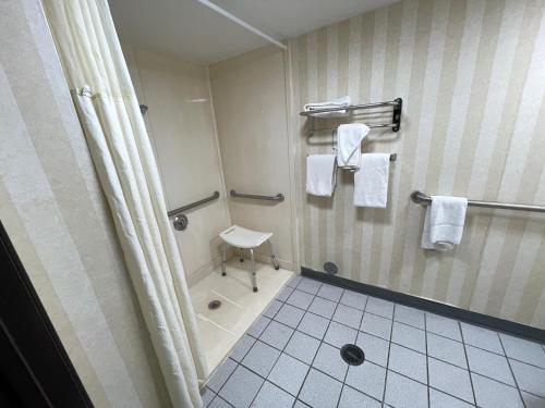 Quality Inn & Suites North Gibsonia - image 33