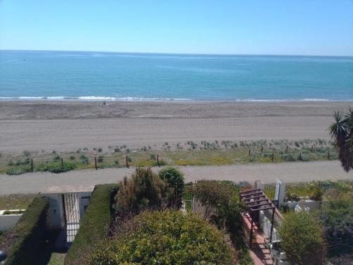  Apartamento con acceso directo a la playa in Rincón de la Victoria