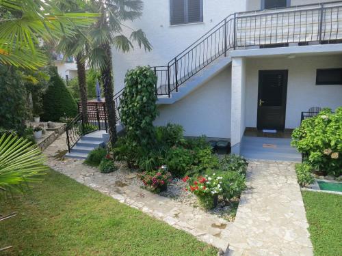 Apartment with Balcony image 7