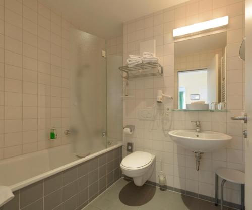 Hotel Am Tiefwarensee - image 6