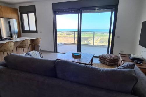 4 Bedroom Beach Apartment with Stunning Views