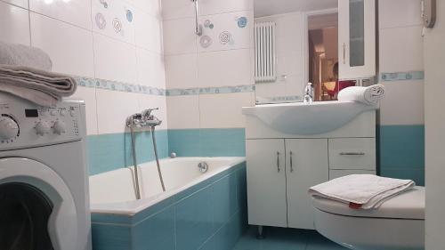 Petrol Apartment- Athens Center 4 BD 1 BATH - main image