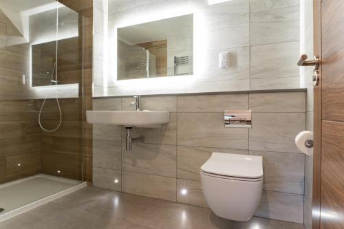 Woodside Houses - image 4