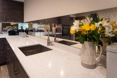 Woodside Houses - image 7