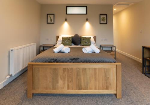 Woodside Houses - image 3
