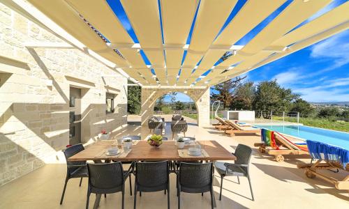 Balcony/terrace, Orientem Villa Heated Pool in Fres