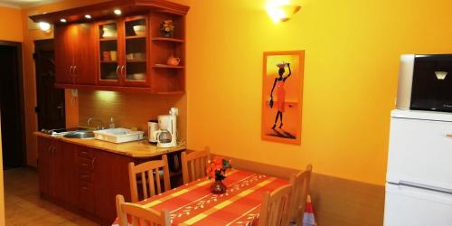 Balaton Wellness Apartman - image 2