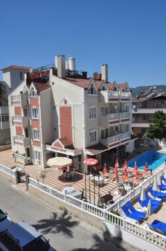 BASILS APART HOTEL 1