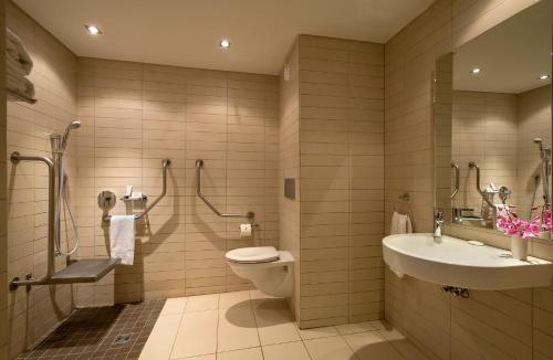 room detail thumbnail 2