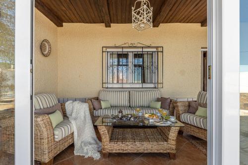  BNBHolder Deluxe Cottage TITULCIA in Titulcia