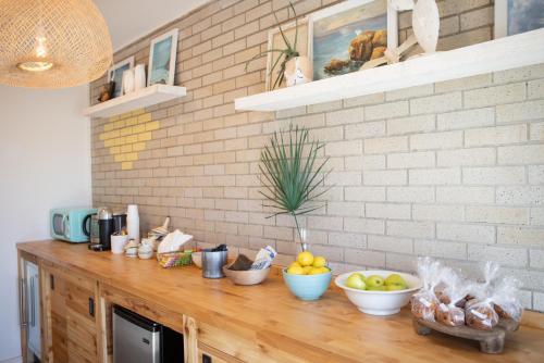 บริการและสิ่งอำนวยความสะดวก, The Surfside Hotel in สแตรตเฟิร์ด (CT)