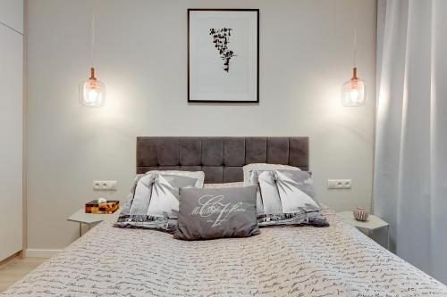 One-Bedroom Apartment image 3