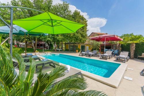 Ferienhaus in Porec mit Terrasse, Klimaanlage, W-LAN, Waschmaschine (4928-3)