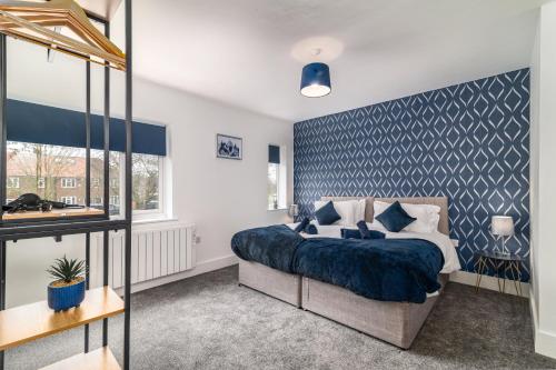 Contractor & Family House inc Free Parking and Big Garden by ComfyWorkers