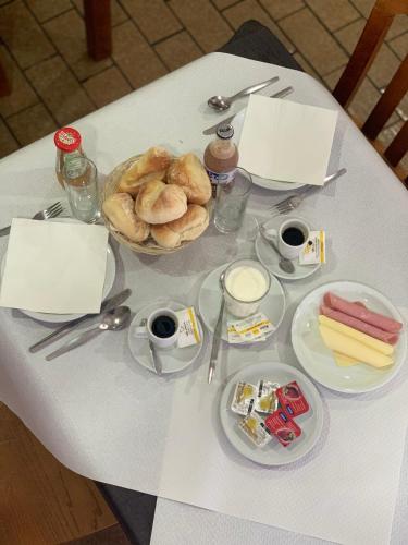 ห้องอาหาร, Kualquer Koisa in ตอนเดลา