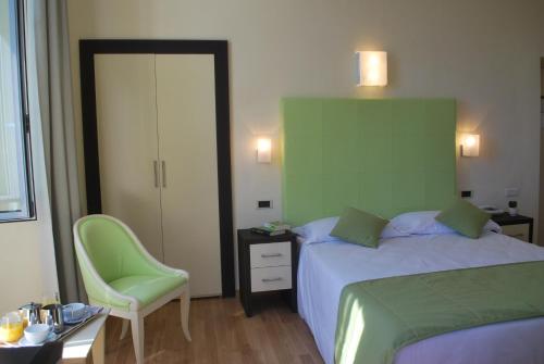 1 queen bed