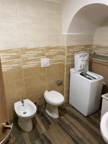 Bathroom, Exclusive Rooms in Trinitapoli