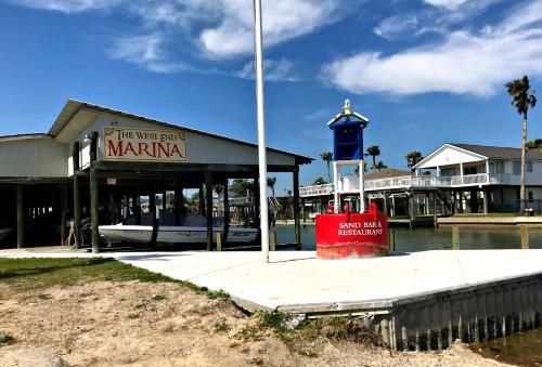 Anchor Down - Sparkling Bay Waterfront Spot- Boat Slip-Easy Walk to Beach! - main image