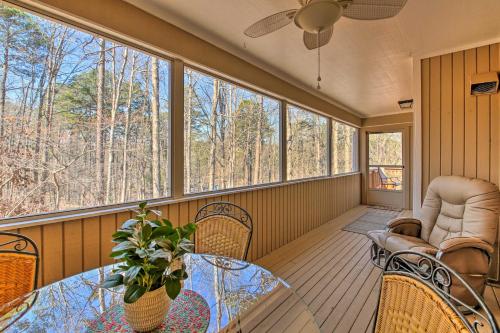 Hot Springs Village Escape with Deck Less Than 1 Mi to Lake!