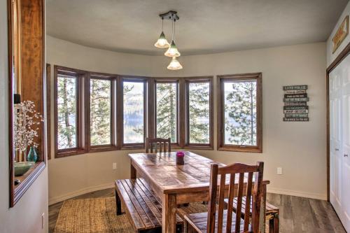 Luxurious Liberty Lake Hideaway with Hot Tub! - image 3