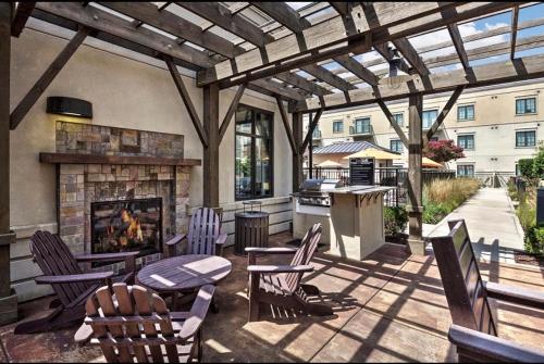1 BR King Bed Condo