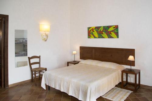 Family Room image 6