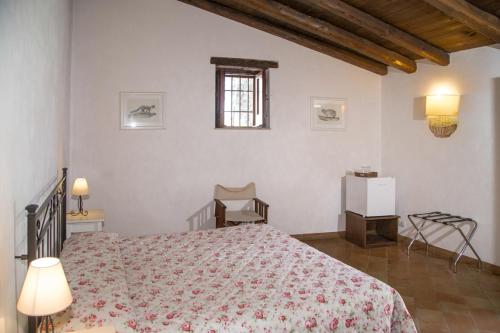 Double Room image 6