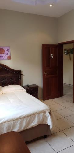 HOTEL CASA BONITA LA LIMA SAN PEDRO SULa in La Lima