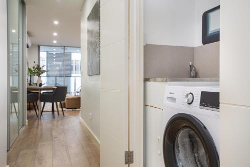Studio Unit with Balcony near Burwood Bars and Shops