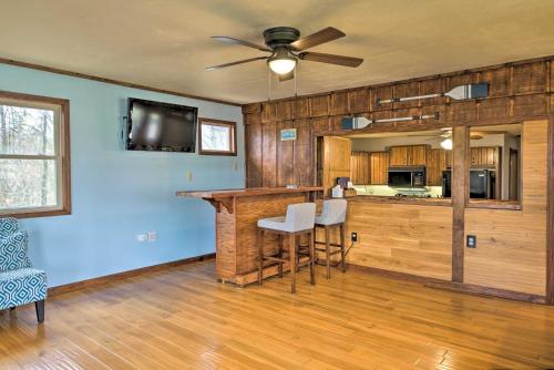 Table Rock Lake House with Fire Pit Steps to Water! in Branson West, USA