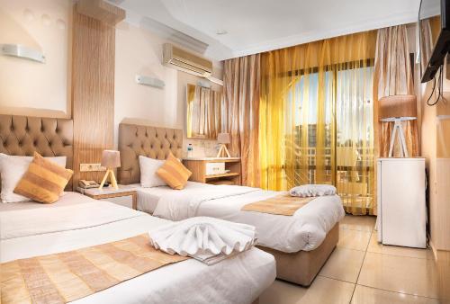 Temple Hotel - main image