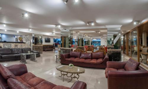 avla, Temple Miletos Spa Hotel in Camlik