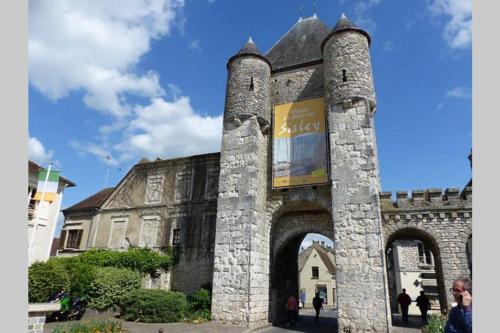. Studio de la porte de Samois